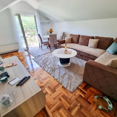 As Delux Апартаменты *