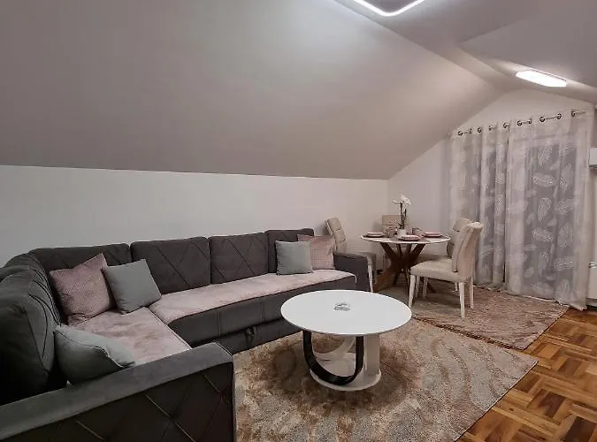 As Delux アパート *