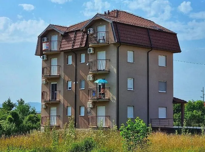 As Delux アパート *